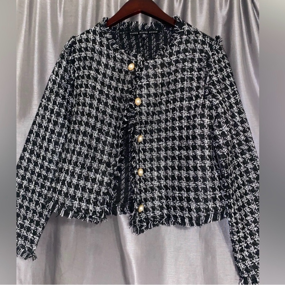 Black & White Tweed Cropped Jacket – Gold Button Detail